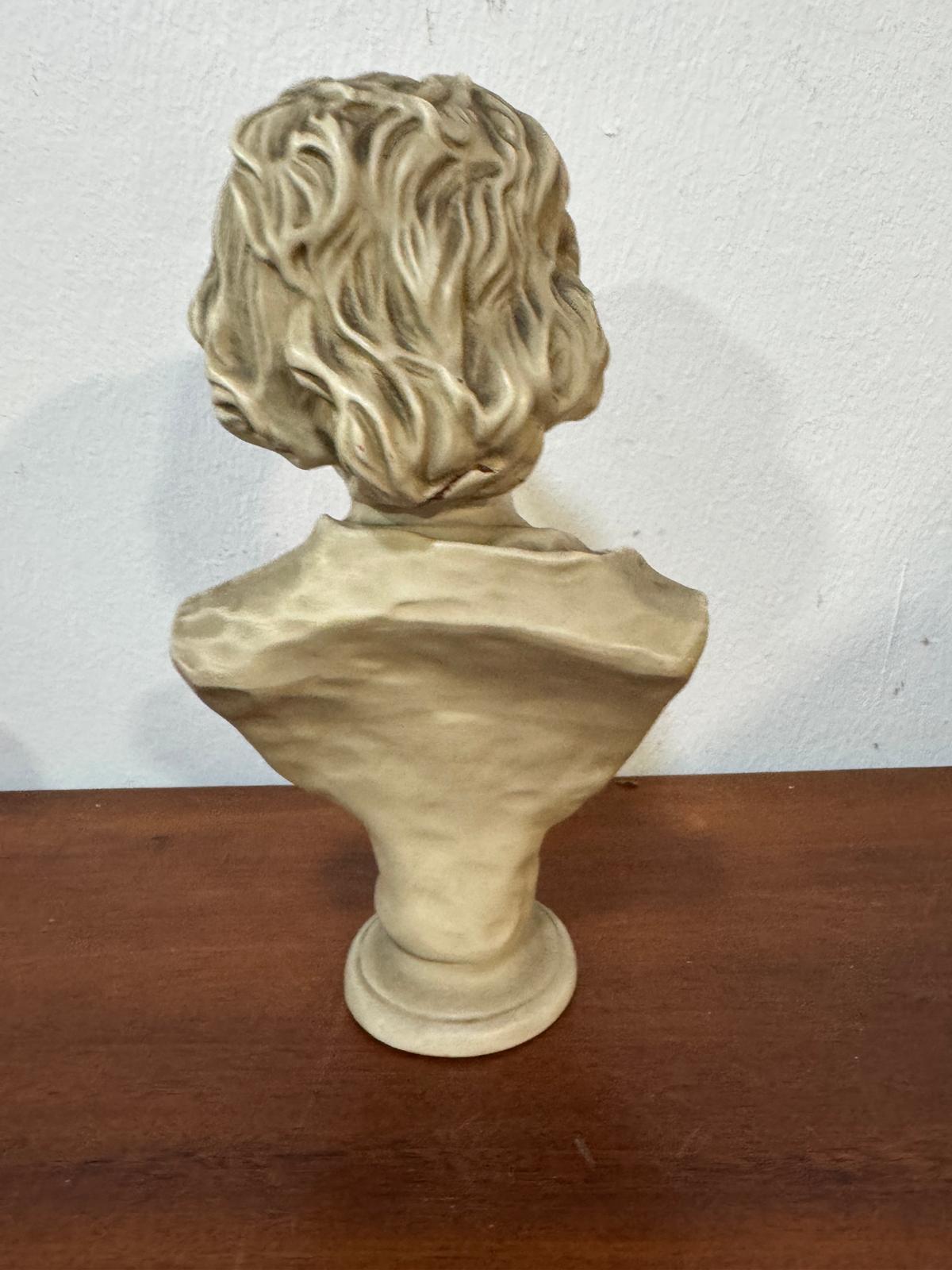 Busto Decorativo de Jovem Rapaz – Resina Bege | Escultura Clássica