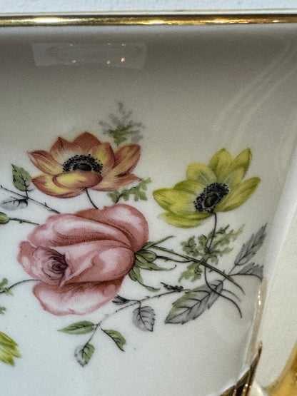 Vaso Decorativo Vista Alegre com Alças Douradas – Porcelana Portuguesa Estilo Clássico | Peça de Coleção