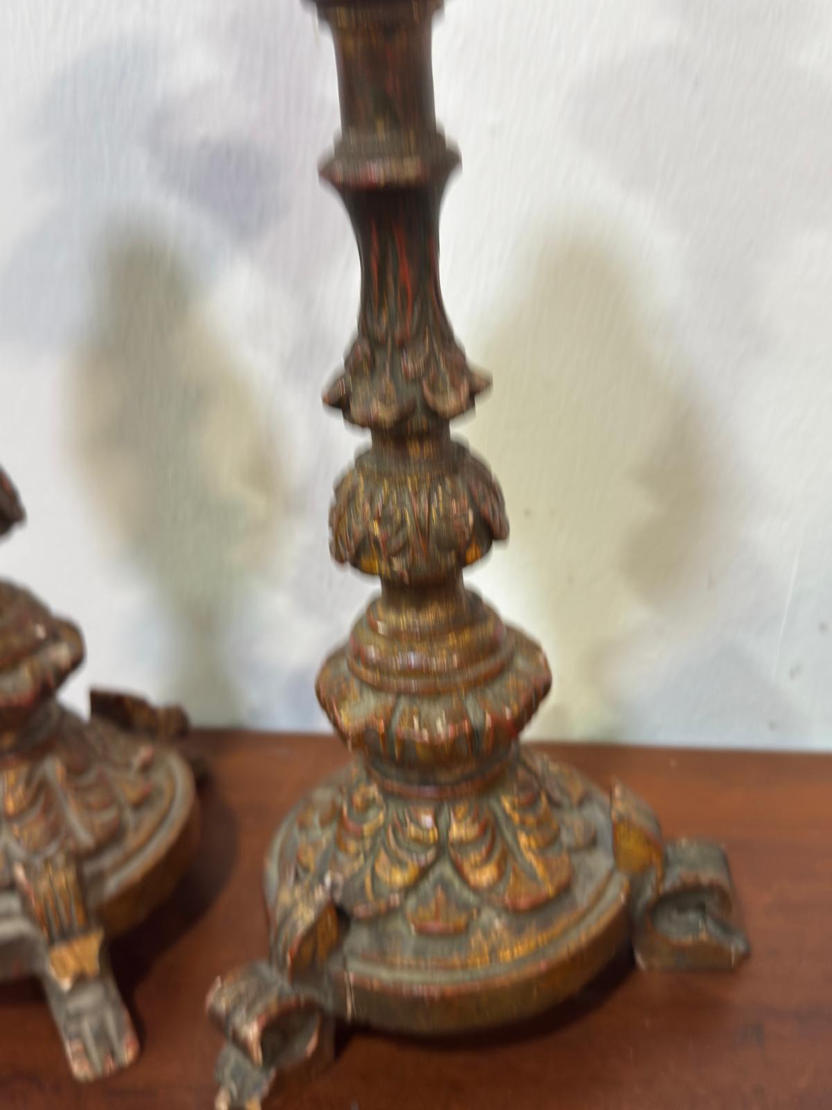 Par de Castiçais de Altar em Talha Dourada - Séc. XVIII/XIX