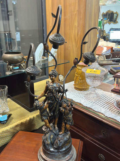 Candeeiro de Mesa Antigo em ferro