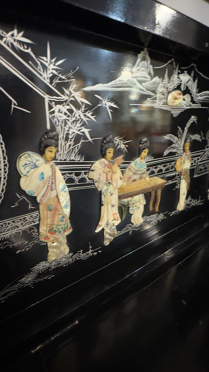 Móvel Bar Chinês Lacado a Preto com Incrustações de Madrepérola