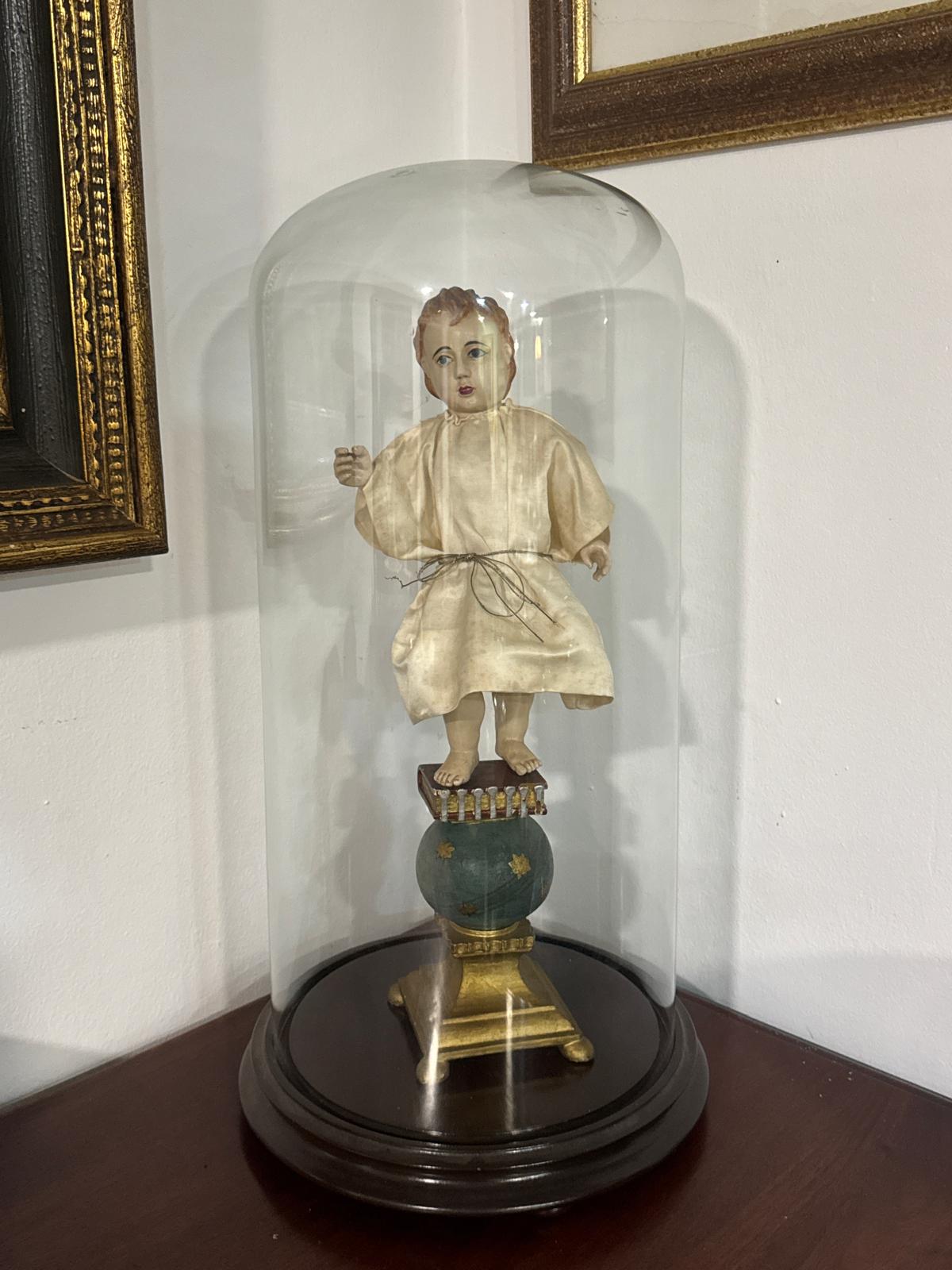 Menino Jesus Salvador do Mundo - Madeira Policromada com Cruz de Prata