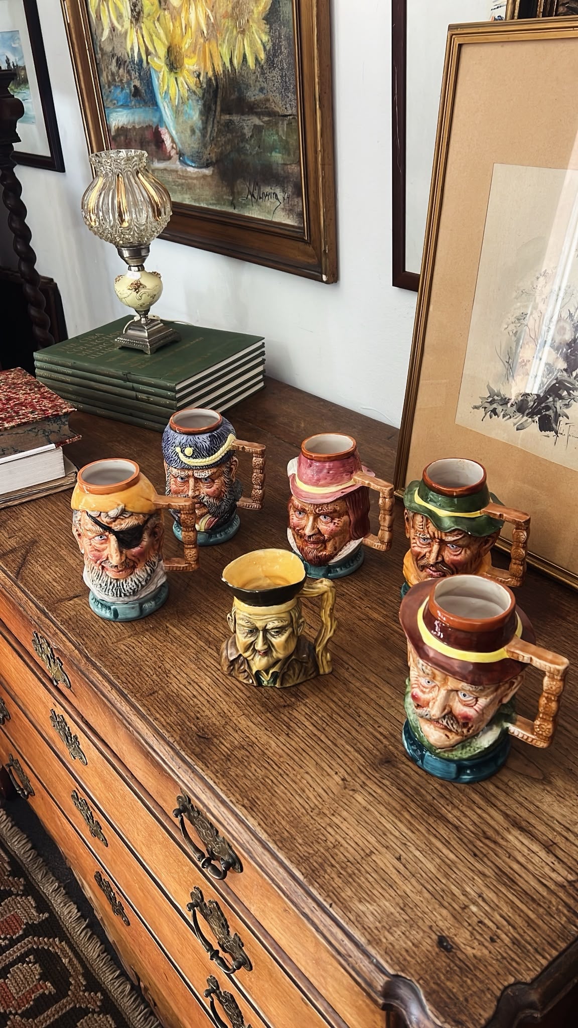 Caneca Figurativa em Cerâmica Pintada à Mão (Estilo Toby Jug / Vários Modelos)