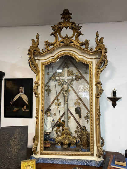 Oratório Barroco / Rococó Antigo em Madeira Entalhada e Dourada (Apenas Caixa)