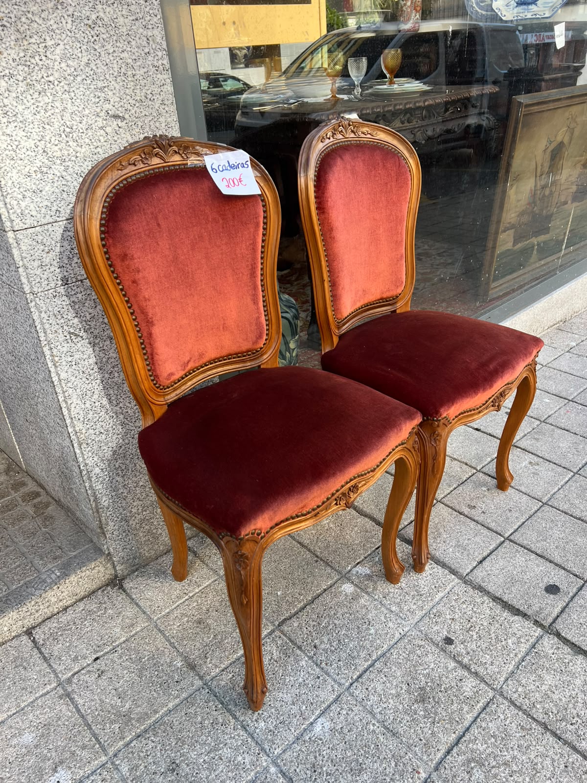 Conjunto de 6 Cadeiras Estilo D. João V / Rococó em Madeira Trabalhada e Veludo Vermelho