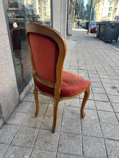 Conjunto de 6 Cadeiras Estilo D. João V / Rococó em Madeira Trabalhada e Veludo Vermelho
