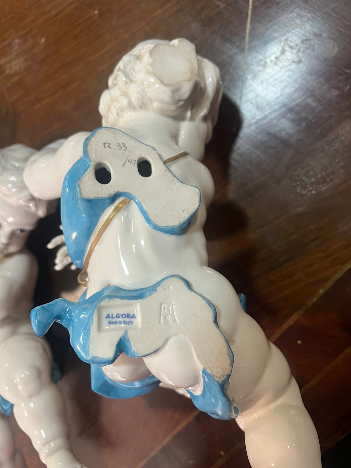 Anjo / Querubim de Parede em Porcelana Algora Pintado à Mão