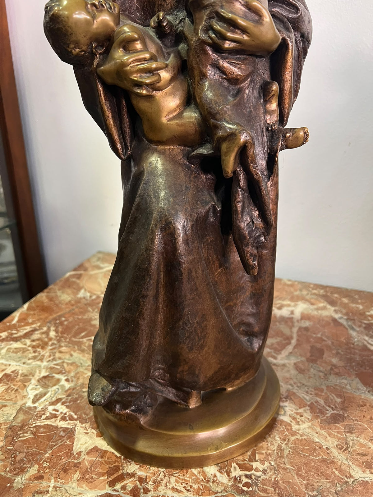 Escultura em Bronze Assinada «Maternidade / Caridade» — António Teixeira Lopes