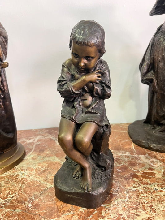 Escultura em Bronze "O Frio / Menino Sentado" Assinada e Datada (1883) por António Soares dos Reis