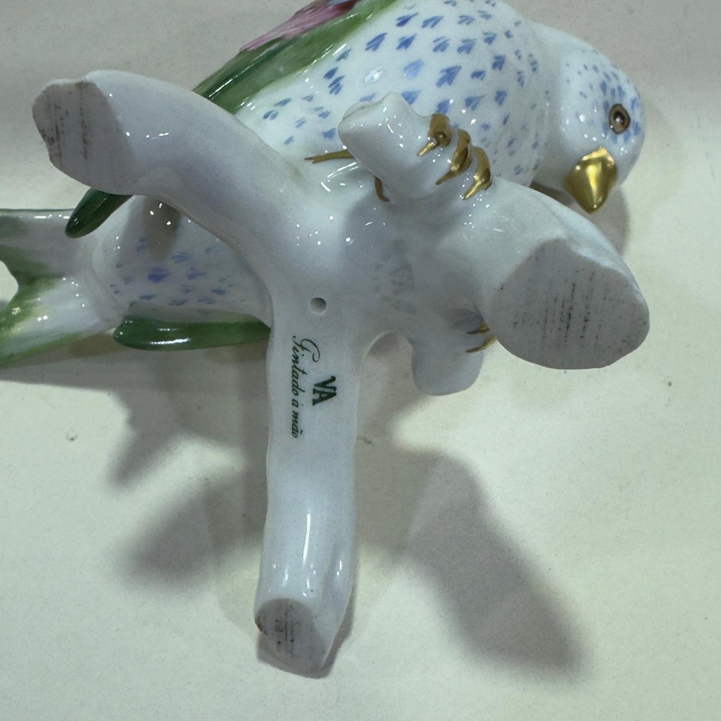 Papagaio Decorativo Vista Alegre em Porcelana Pintada à Mão