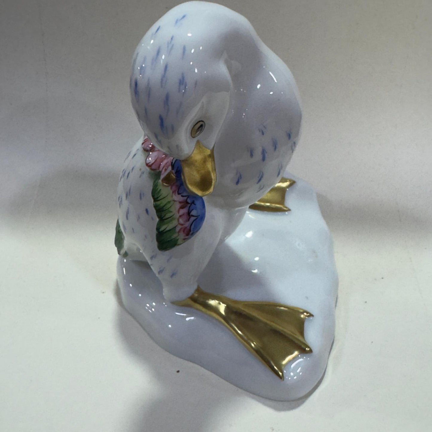Pato Decorativo Vista Alegre em Porcelana Pintada à Mão