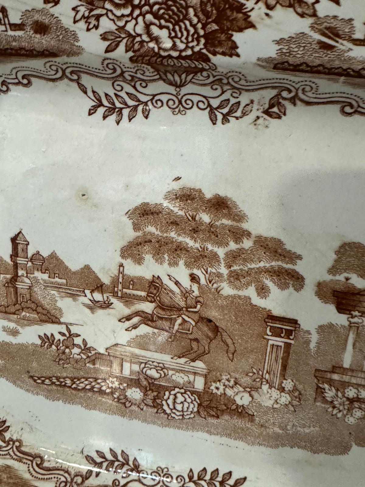 Travessa Antiga Fábrica de Massarelos - Padrão Statue Castanho (C&W)