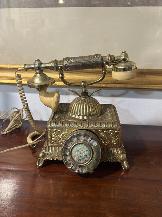 Telefone Vintage Ornamentado em Metal Dourado com Disco Rotatório