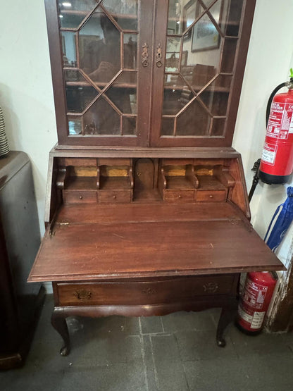 Secretária-Biblioteca Estilo Chippendale em Mogno com Abas e Vitrine