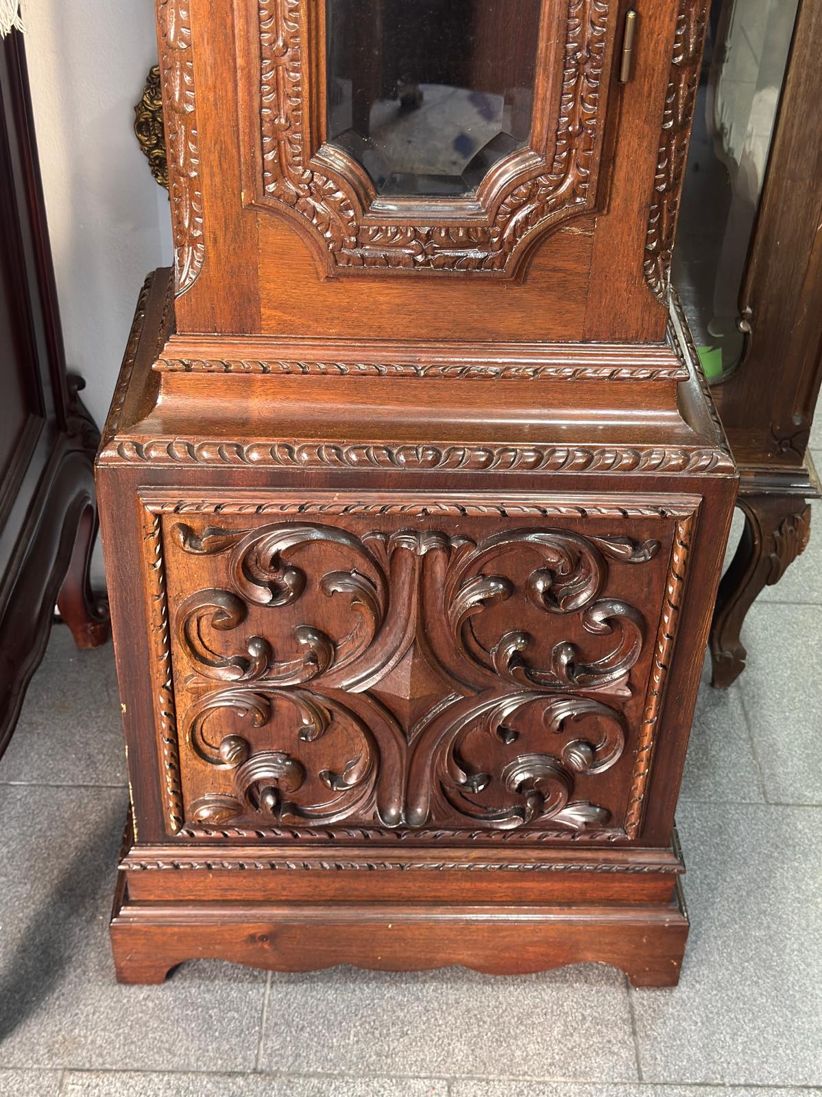 Relógio de Caixa Alta em Nogueira com Carrilhão e Fase Lunar — Tempus Fugit