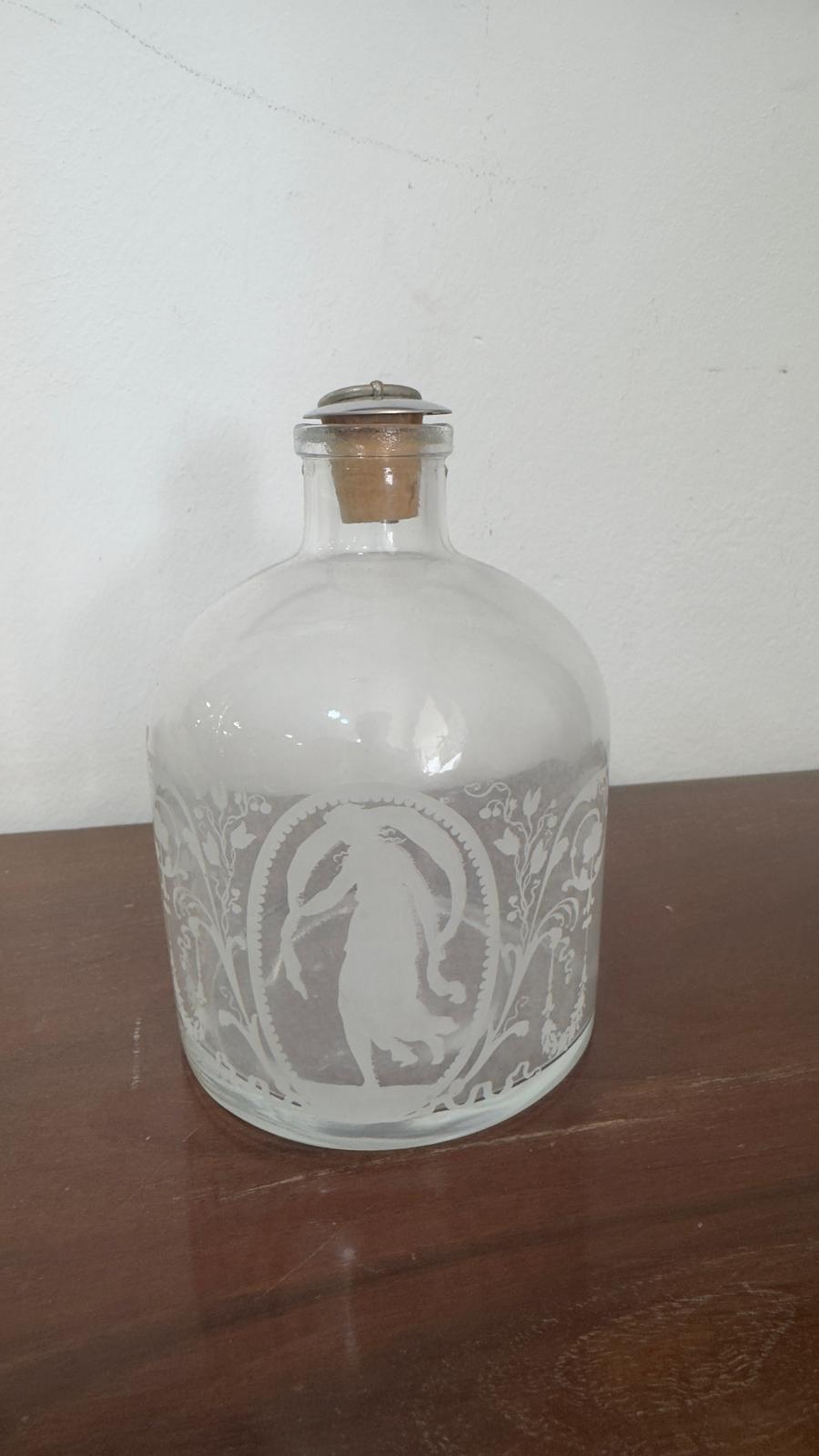 Garrafa Antiga em Vidro Gravado com Rolha de Cortiça e Tampa Metálica