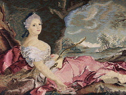 Quadro com Tapeçaria Antiga Retrato de Dama / Figura Mitológica em Moldura Dourada