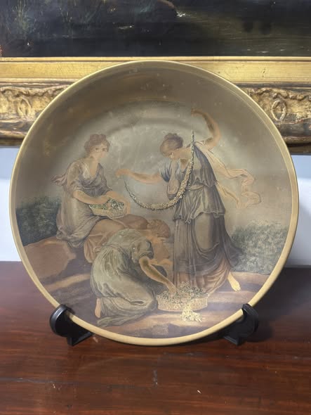 Prato Decorativo Kronester Bavaria - Porcelana Alemã com Cena Neoclássica