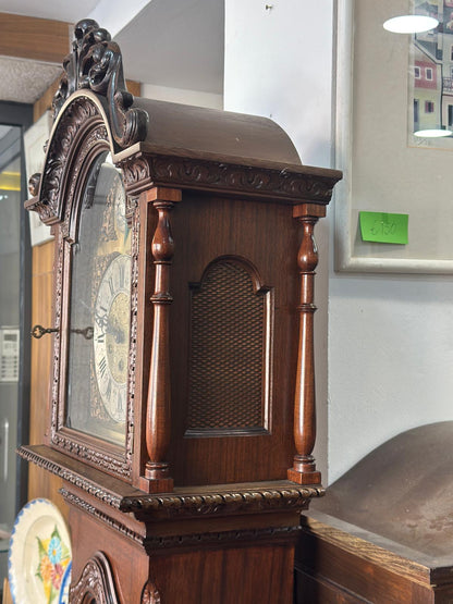 Relógio de Caixa Alta em Nogueira com Carrilhão e Fase Lunar — Tempus Fugit