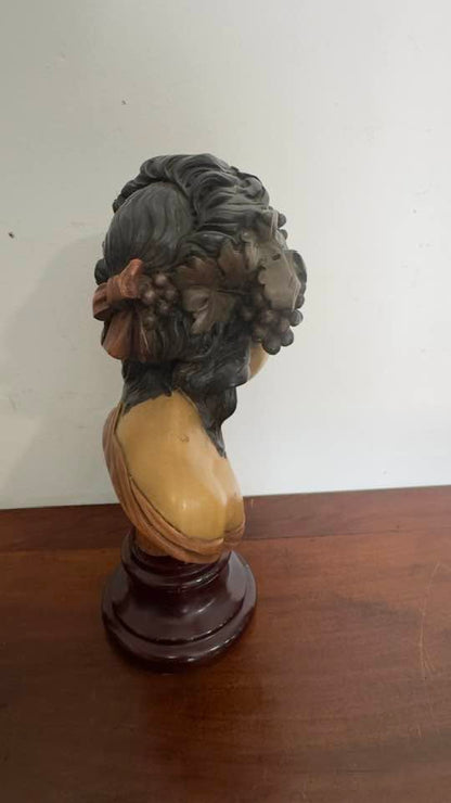 Busto Filha de Baco — vista traseira lateral