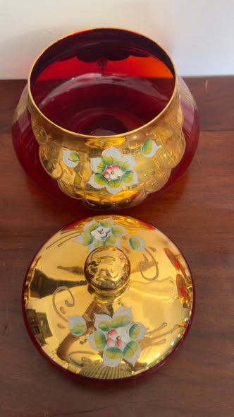 Bomboneira Vintage com Tampa em Vidro de Murano — Vermelho Rubi e Ouro