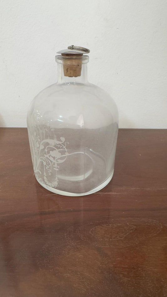 Garrafa Antiga em Vidro Gravado com Rolha de Cortiça e Tampa Metálica